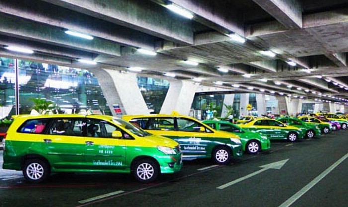 บริการรถแท็กซี่ขนาดใหญ่ 7 ที่นั่ง toyota innova และ toyota fortuner