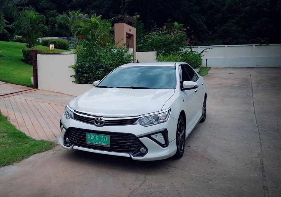 Premium car / camry พร้อมคนขับ