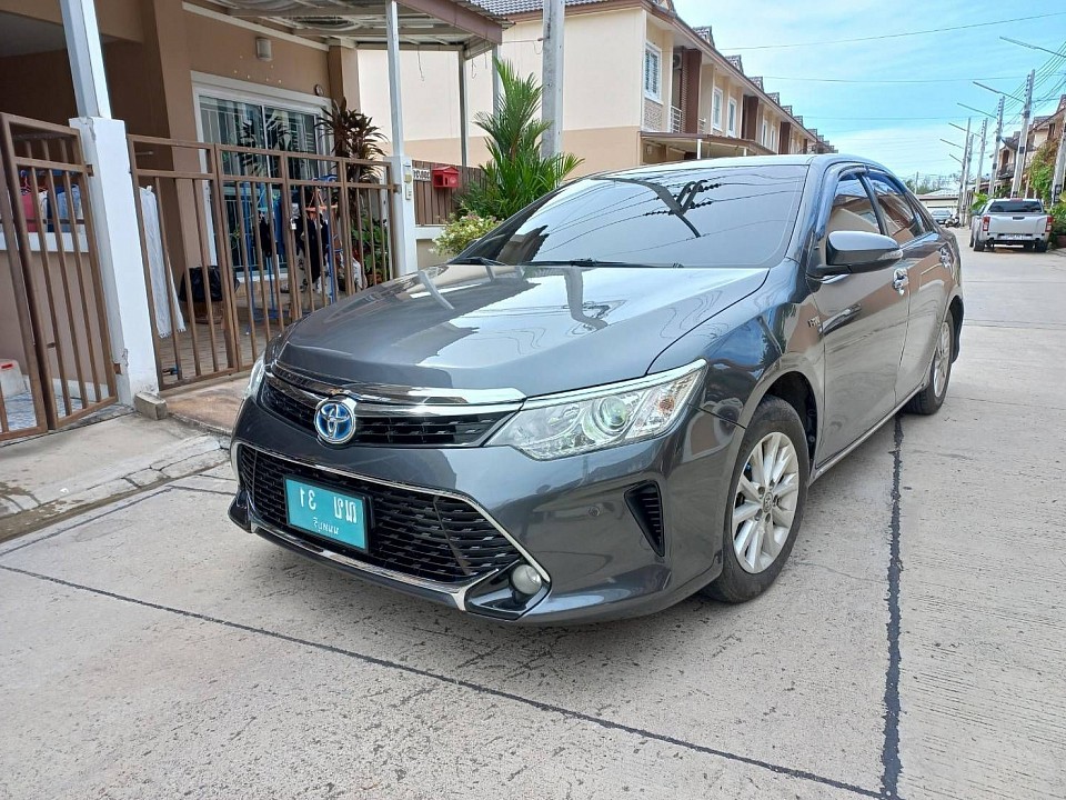 All new Camry พร้อมคนขับ ที่จอดรอยังจุดต่างๆในพัทยา พร้อมให้บริการ