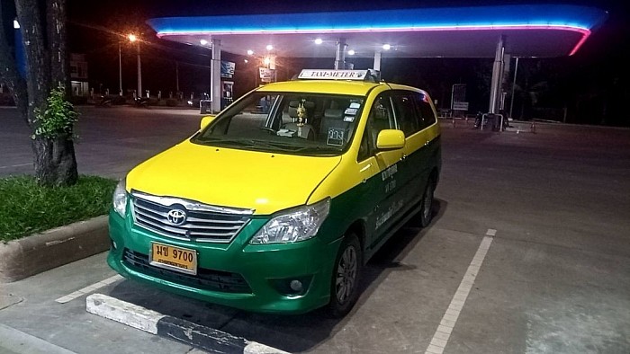 ตัวอย่าง toyota innova taxi van 7 ที่นั่งพร้อมคนขับ