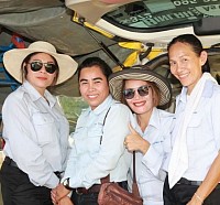 แท็กซี่ผู้หญิง, Lady driver , woman driver , คนขับผู้หญิง , คนขับผู้หญิง www.jobstaxitour.com เหมารถ จองรถ เรียกรถแท็กซี่ เหมาแท็กซี่ เดินทางต่างจังหวัด เดินทางไปสนามบิน หารถรับส่งสนามบิน หารถแท็กซี่ไปพัทยา คนขับชำนาญเส้นทาง สื่อสารภาษาอังกฤษได้