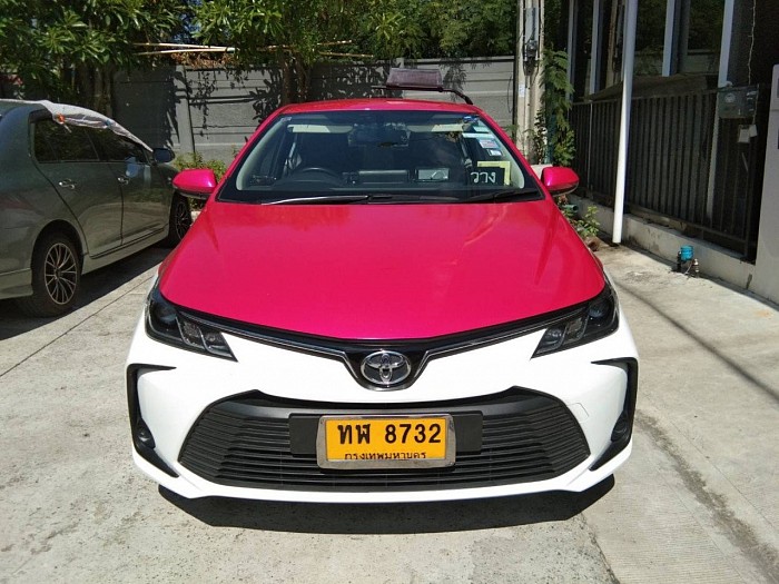 ตัวอย่างรูปรถแท็กซี่รุ่นใหม่ toyota all new altis 1 ถึง 3 ที่นั่ง